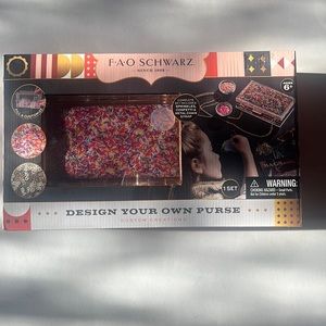 FAO SCHWARTZ- Design Your Own Purse